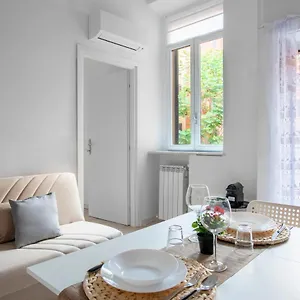 https://city-life-sweet-home-fiera-duomo.italymilanhotels.net